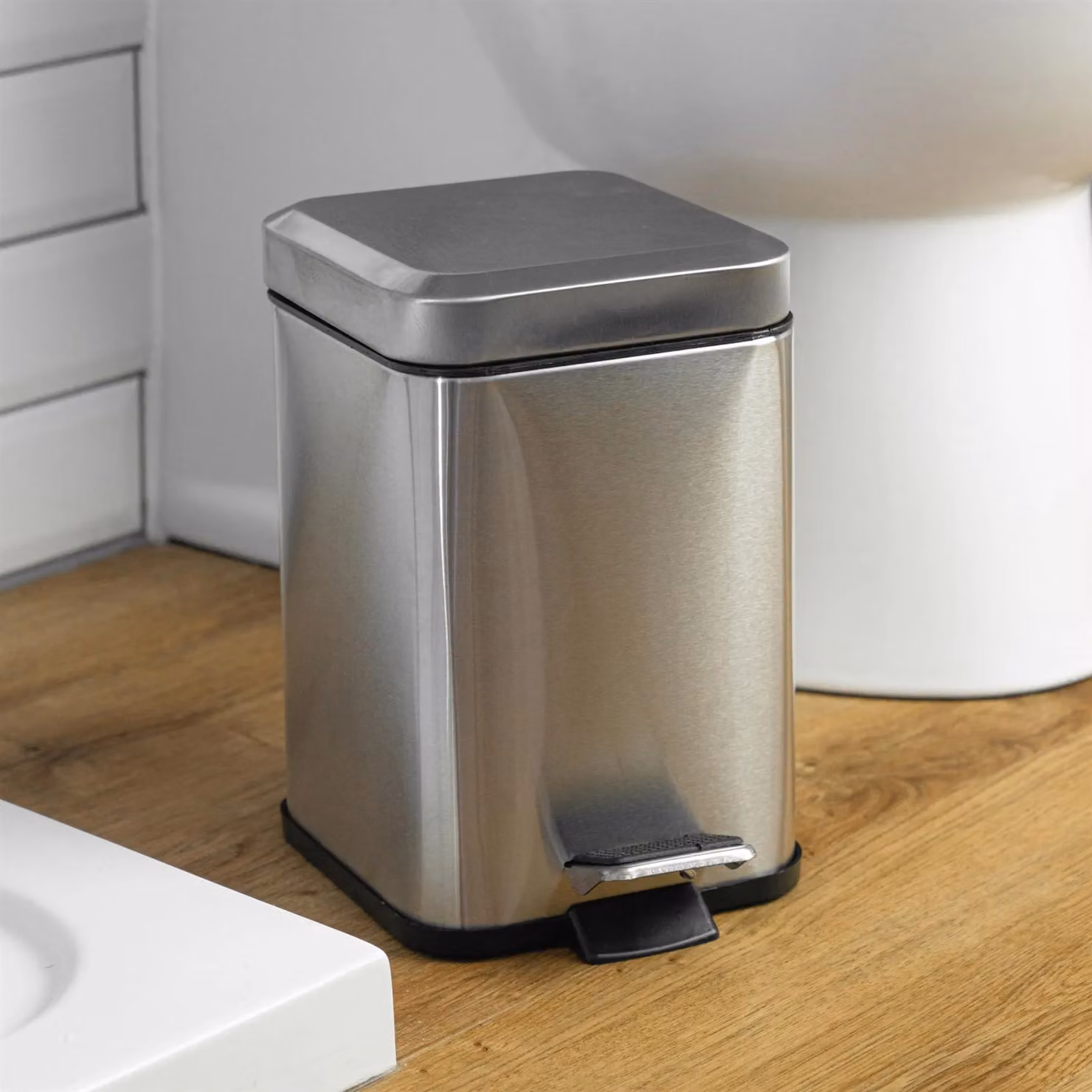 Harbour Housewares 3L Square Stainless Steel Pedal Bin in Silver with Removable Inner Bucket – 8