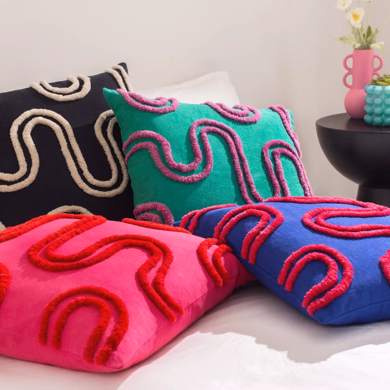 Heya Home Archie Abstract Tufted Square Cushion in Black and Multicolour, W/D/H: 45 x 45 x 45 cm – 5