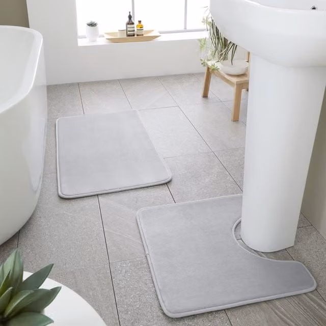 Catherine Lansfield Antibacterial Memory Foam Bath Mat and Pedestal Mat Set in Silver