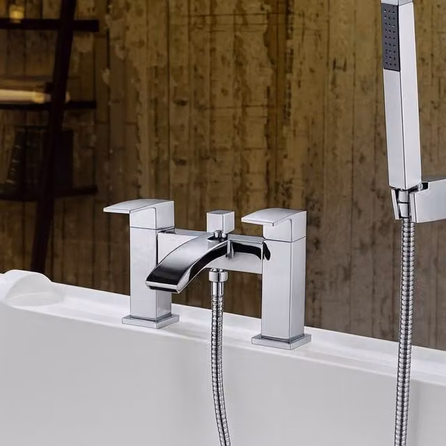 Bathroom Kingdom Brecon Chrome Modern Curve Bath Shower Mixer Tap in Silver