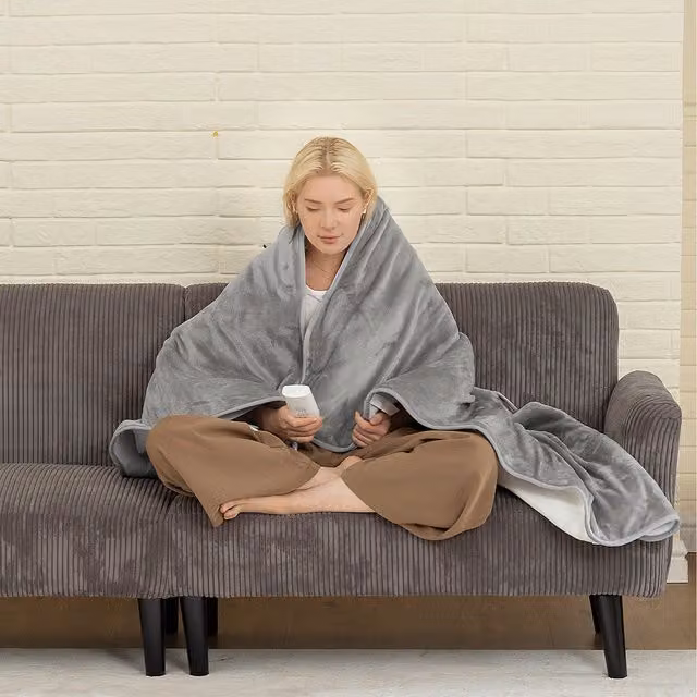 HOMCOM Grey Flannel Electric Heated Throw with Separate Heat Zones, Machine Washable