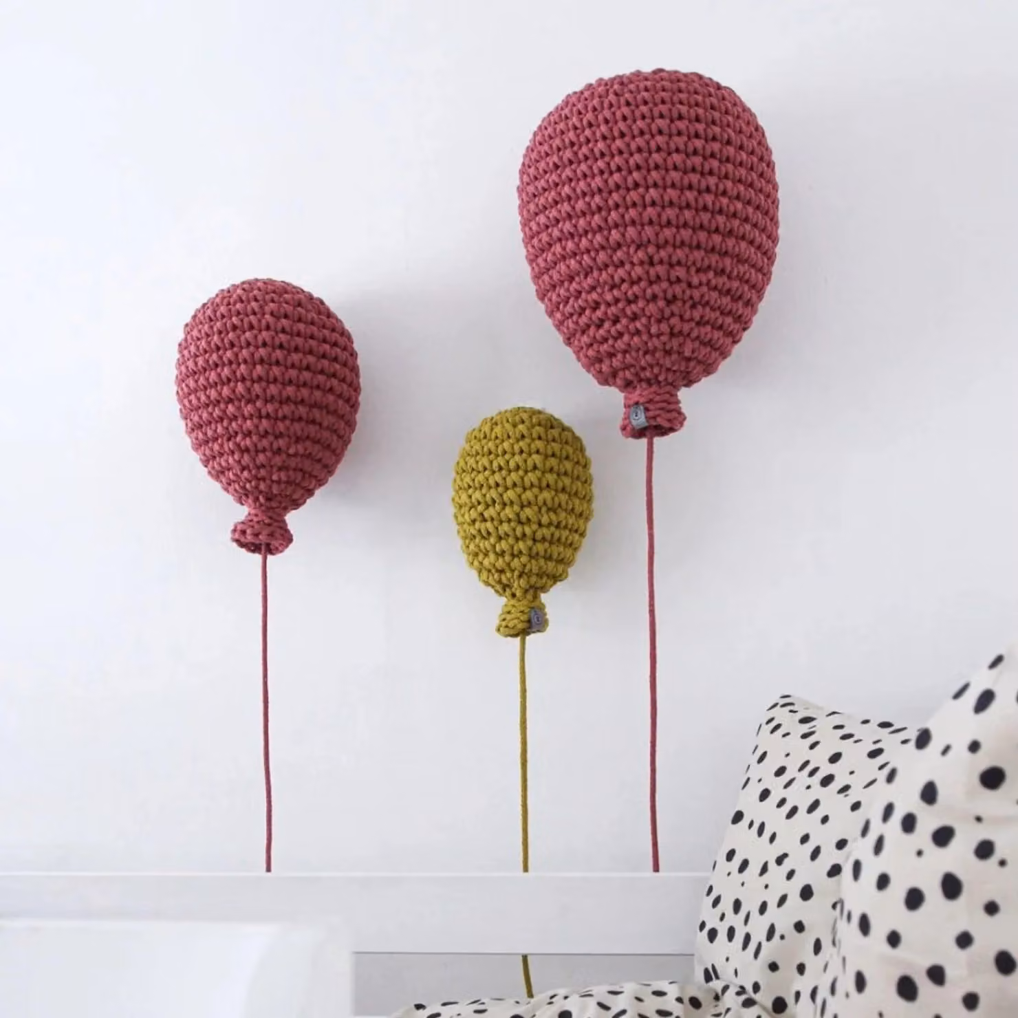 Zuri House Crochet Balloon Hanging Wall Object in Pink – 2