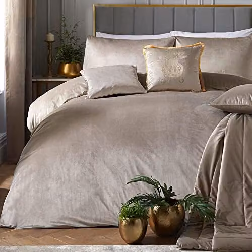 Laurence Llewelyn-Bowen J Rosenthal & Son Luxury Velvet Duvet Cover and Pillowcase Set in Beige, W/D/H: 200 x 200 cm – 1