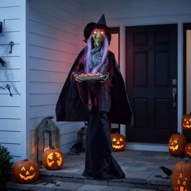 Garden Greatness 4ft Animated Spooky Witch Halloween Decoration in Black, Height: 121.92 cm