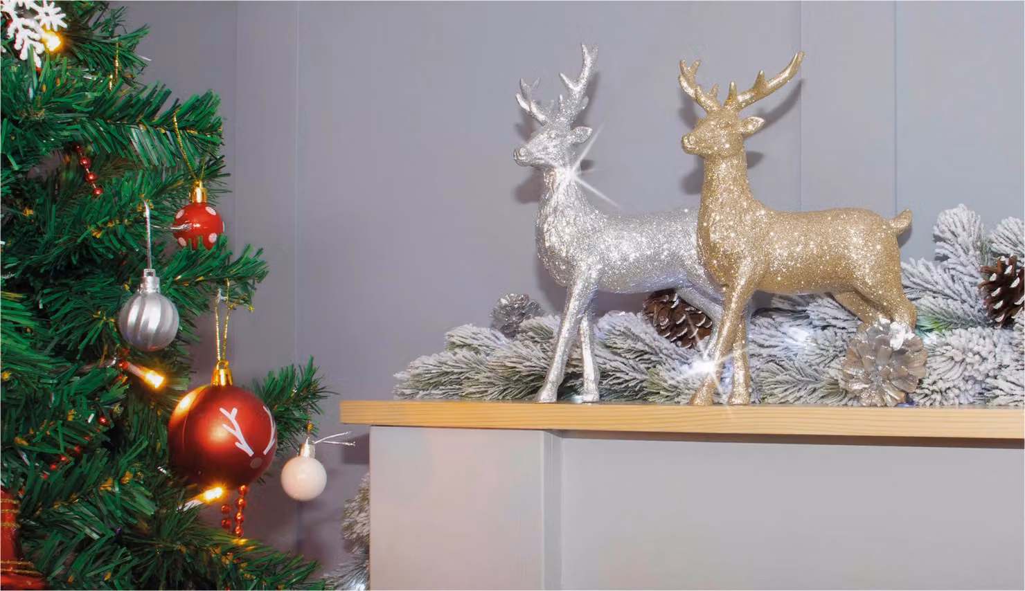 Netagon Gold Glitter Reindeer Tabletop Christmas Decoration – 2