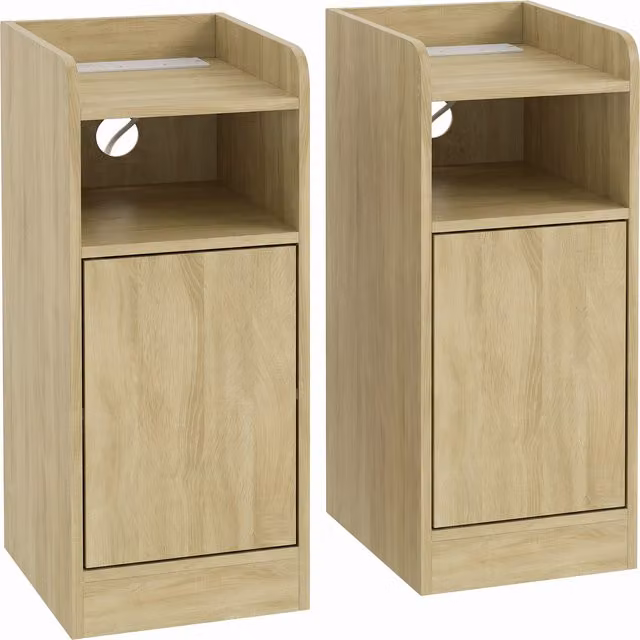 HOMCOM Set of 2 Slim Bedside Tables in Oak with Integrated Charging Station and Adjustable Shelf – 1
