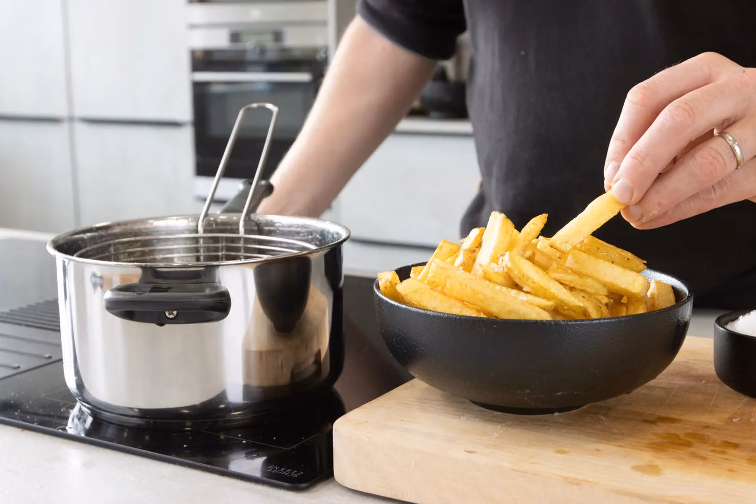 KitchenCraft Stainless Steel Large Chip Fryer and Basket in Silver – 5