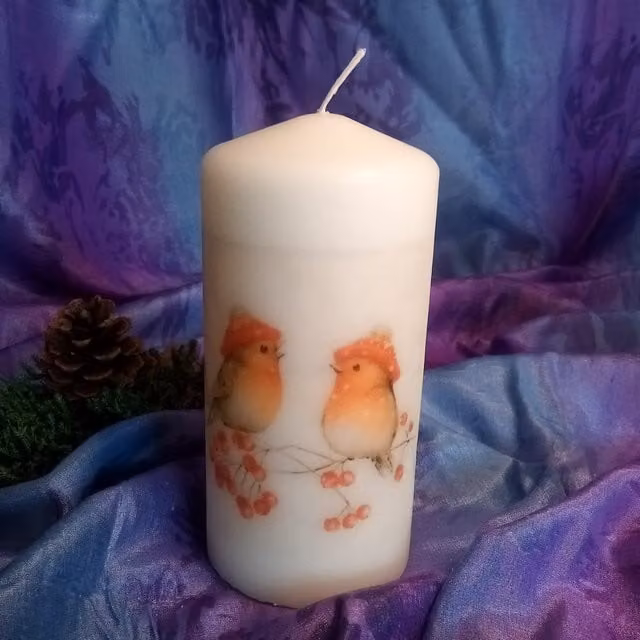 Viki Christmas Robin Pillar Candle in White (Pack of 10)