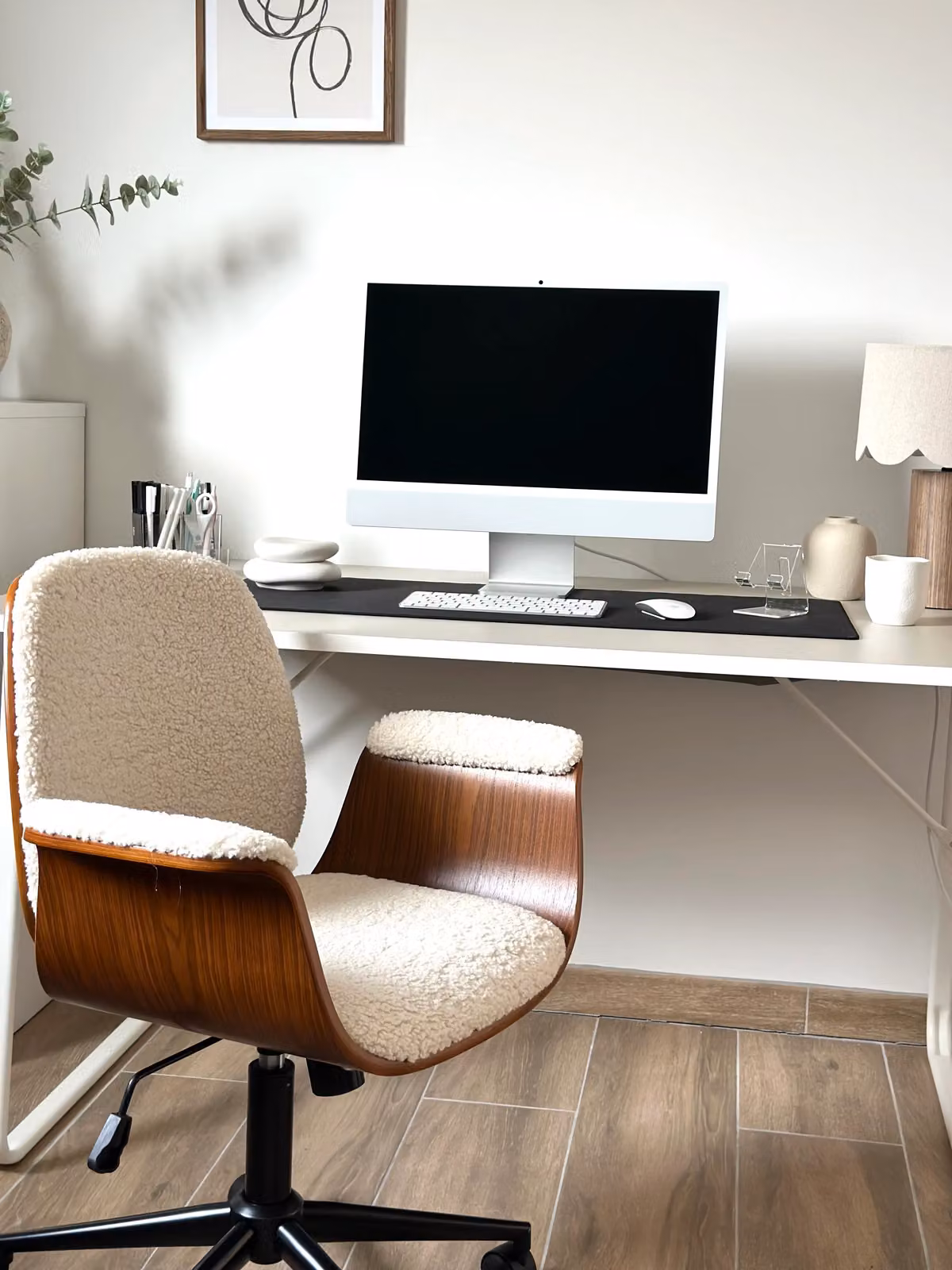 Nordlys Ergonomic Adjustable Office Chair in White with Wood and Bouclé Design – 4