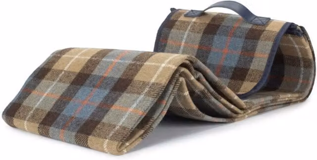 Red Hamper Ravenstor Luxury Picnic Blanket in Blue – 1