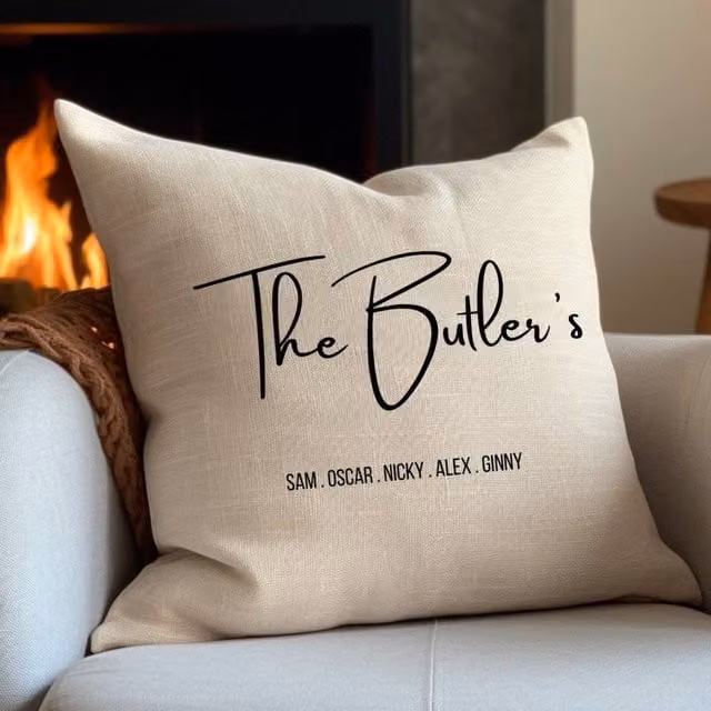 Aye Do Gifts Personalised Family Name Linen Cushion in Beige, W/D/H: 40 x 40 x 40 cm – 1