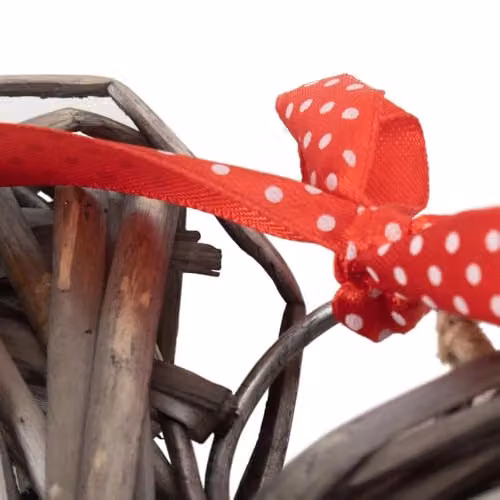 Red Hamper Wicker Heart Wreath with Red Dotted Ribbon in Grey, H28 x W6 x D30 cm – 2