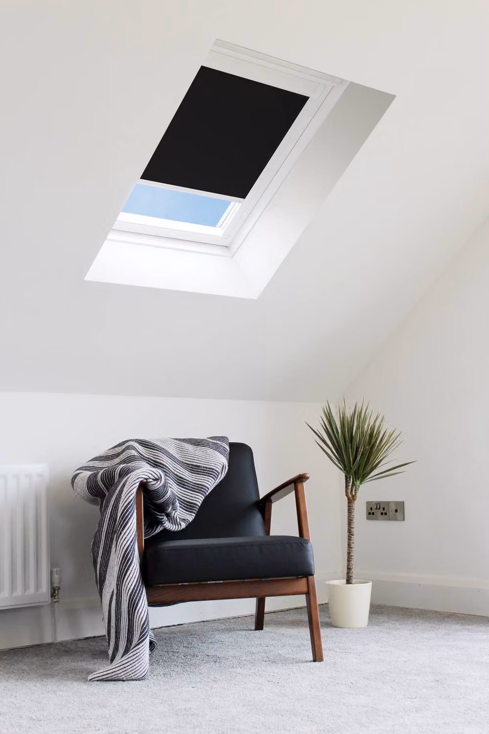 Bloc Blinds Solar Powered Blackout Blind for Velux Roof Windows, Black in White – 2
