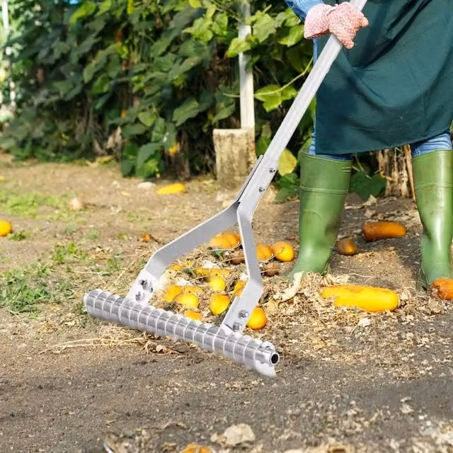 NESTLUNE Silver Aluminium Lawn Loosening Soil Rake, Width: 50 cm – 1