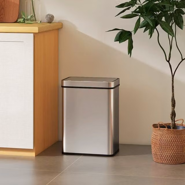 HOMCOM 60 l Sensor Kitchen Bin with Fingerprint-Proof Stainless Steel in Silver