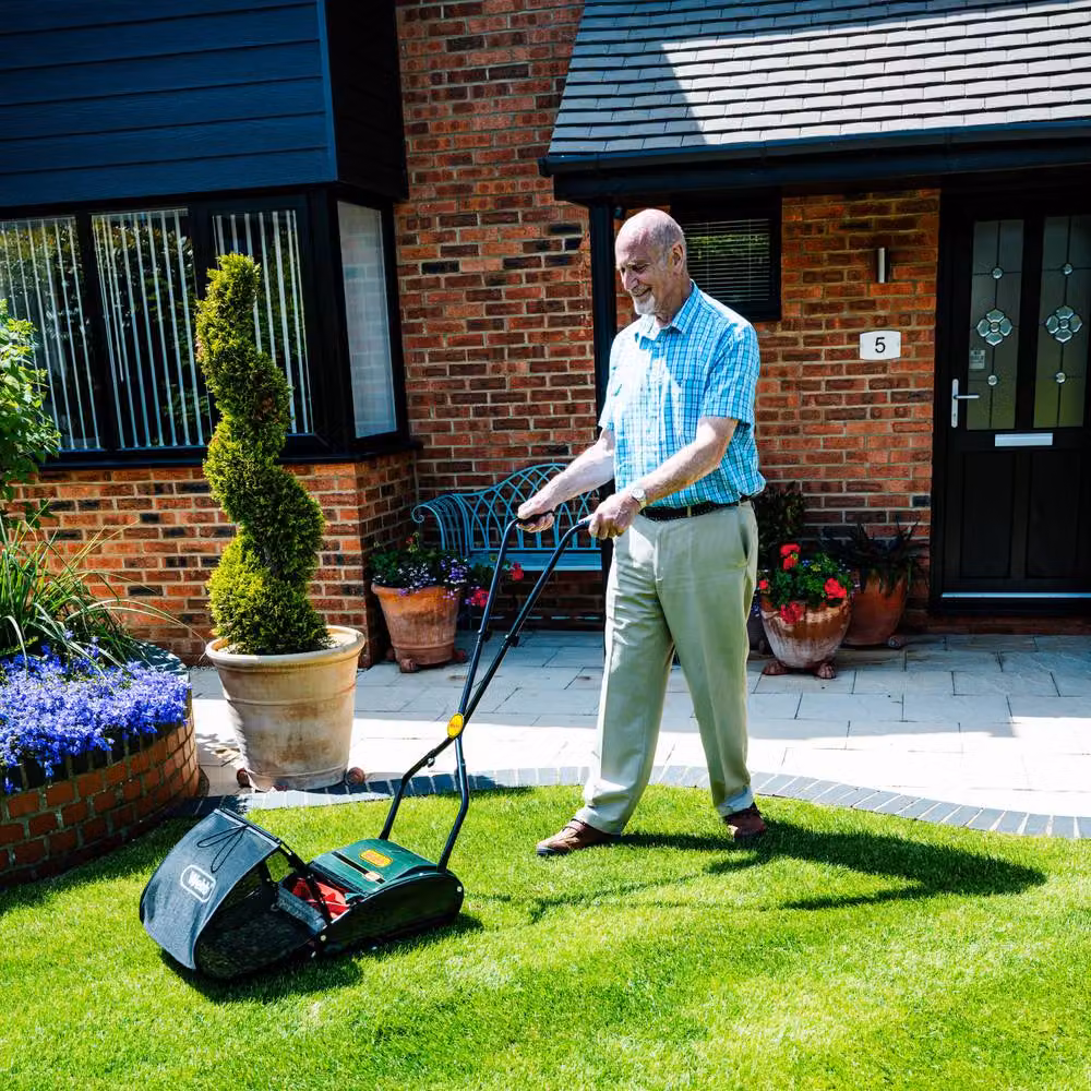 Webb WEH12R Manual Hand Push Cylinder Lawnmower with 18L Collection Bag, Green – 4