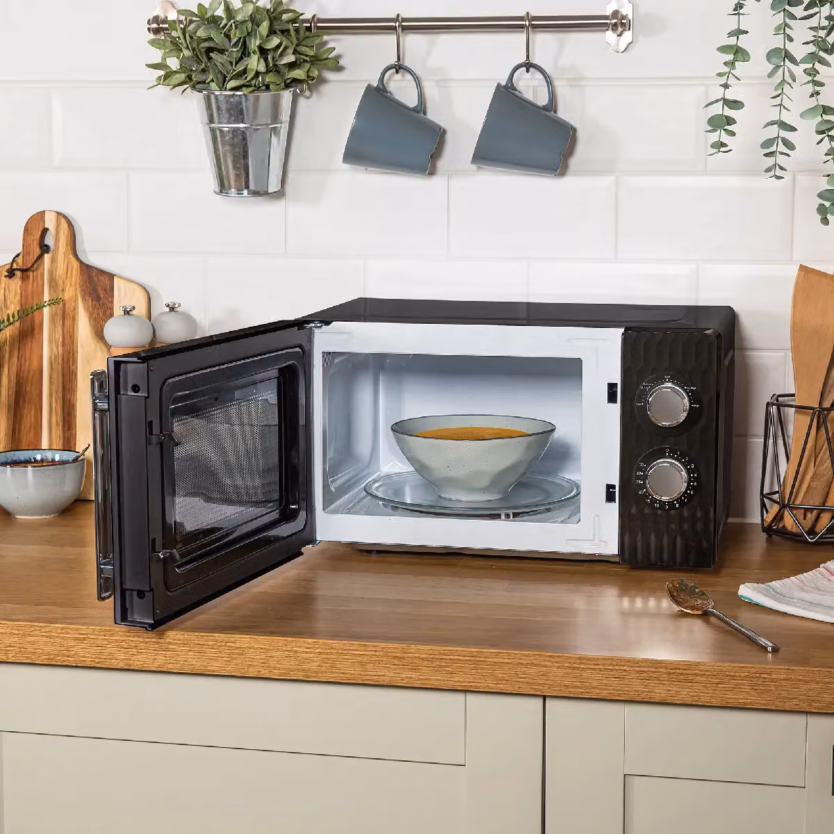 Russell Hobbs RHMM715 Manual Solo Microwave, 17 Litre, 700W, Black – 4