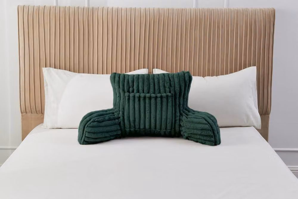 Gaveno Cavailia Ribbed Fleece Cuddle Cushion in Dark Green – 2
