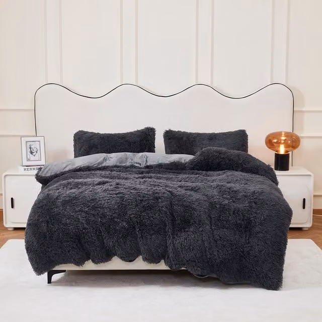 Ezysleep Faux Fur Duvet Cover and Pillowcase Set in Black, 200 cm