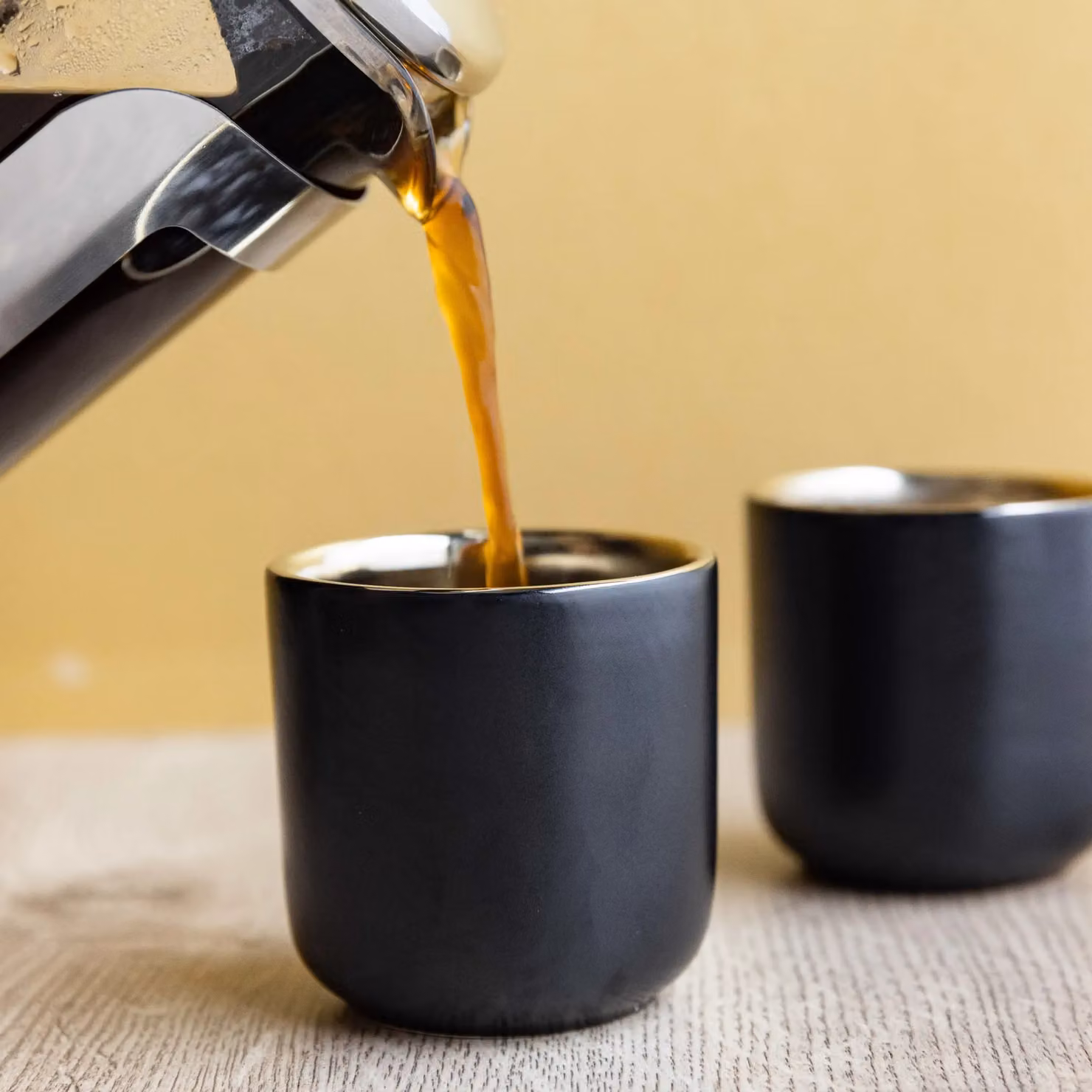 La Cafetiere Set of 2 Black and Gold Double Walled Ceramic Espresso Coffee Mugs, 70ml – 3