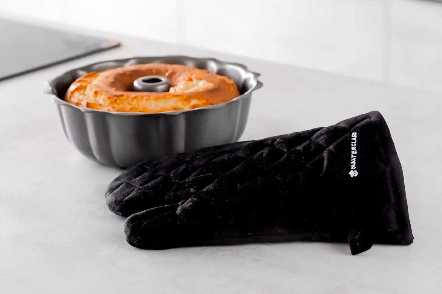 MasterClass Deluxe Professional Black Cotton Single Oven Glove – 8