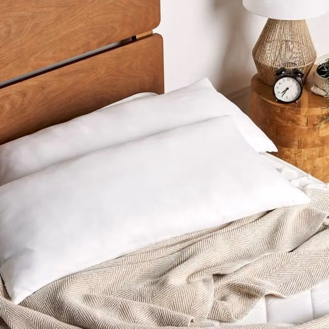 Wyld and Coco 2 Pack White Microfibre Pillows W: 40 cm, L: 80 cm – 1