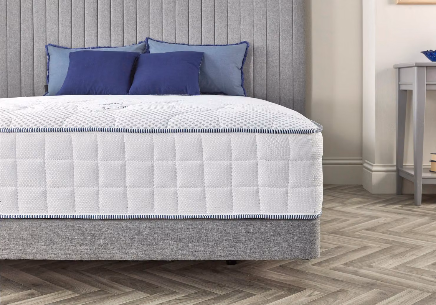 Somnior Small Double Hybrid Pocket Spring and Memory Foam Mattress in White, W/D/H: 120 x 200 cm – 2
