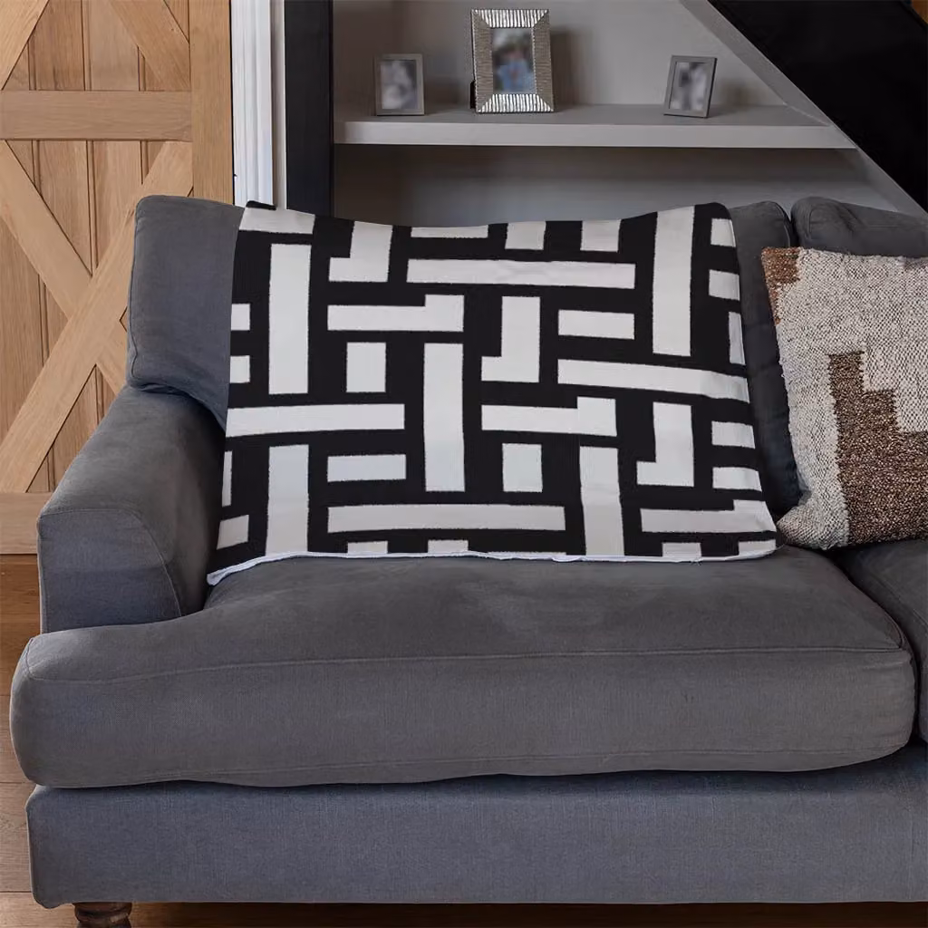 Benjamin Tate Design Geometric Fleece Woven Pattern Blanket in Black and Beige, W/D/H: 120 x 150 cm – 3