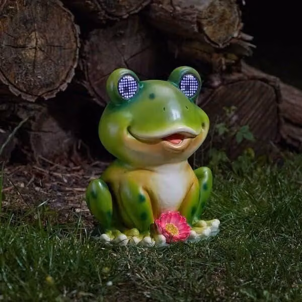 Marco Paul Solar Blinkin Frog Garden Ornament in Green