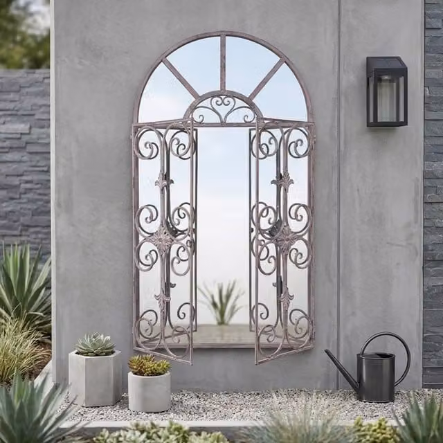 Garden Greatness Brixton Round Wrought Iron Wall Mirror in Multicolour