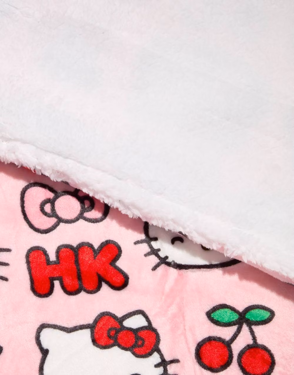 Skinnydip Hello Kitty Cherry Pink Floral Fleece Blanket, W/D/H: 130 x 150 cm – 2