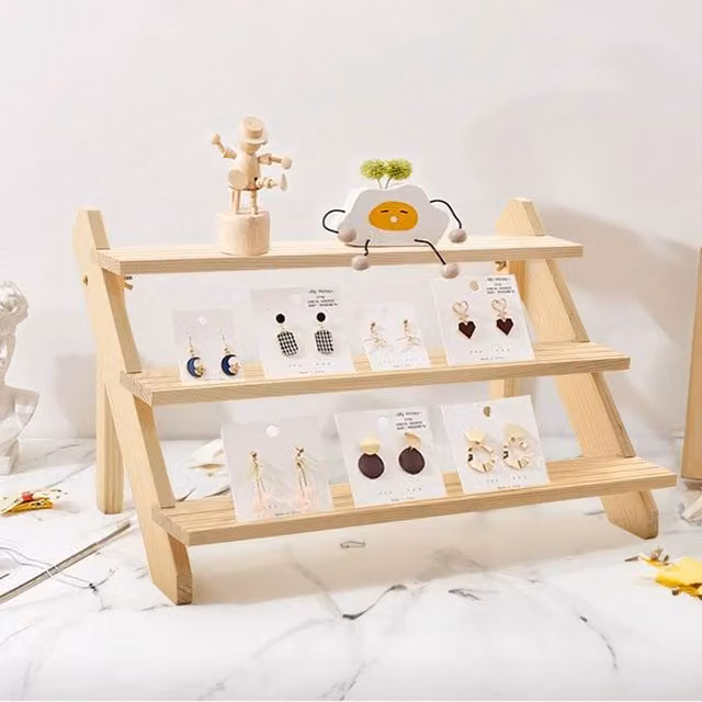 KORVIXA 3 Tier Wooden Jewelry Display Rack in Beige, W/D/H: 50 x 30 x 5 cm