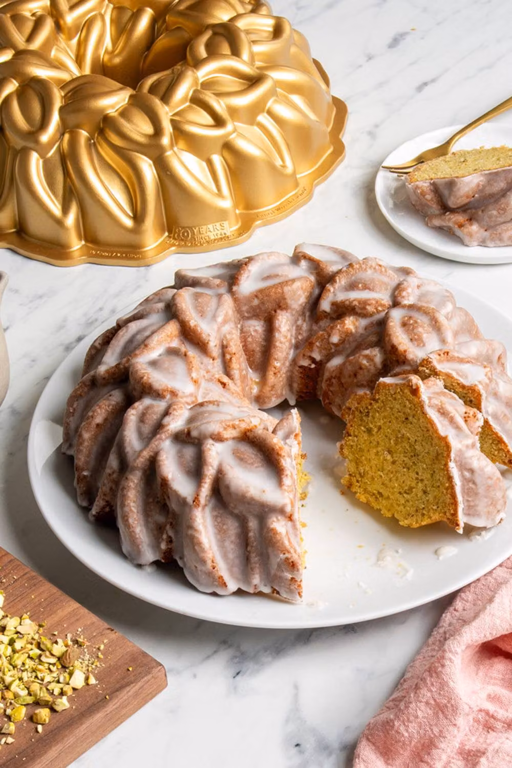 Nordic Ware Gold 80th Anniversary Laurel Wreath Bundt Pan – 4