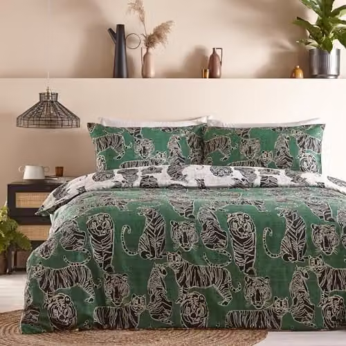 Furn Wildcat Reversible Duvet Cover and Pillowcase Set in Green and White, W/D/H: 230 x 220 x 180 cm – 1