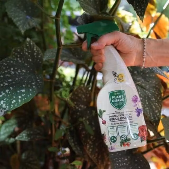 Vitax Plant Guard RTU Mechanical Insect Pest Control Spray for Vegetable and Ornamental Gardens, 0.75 l