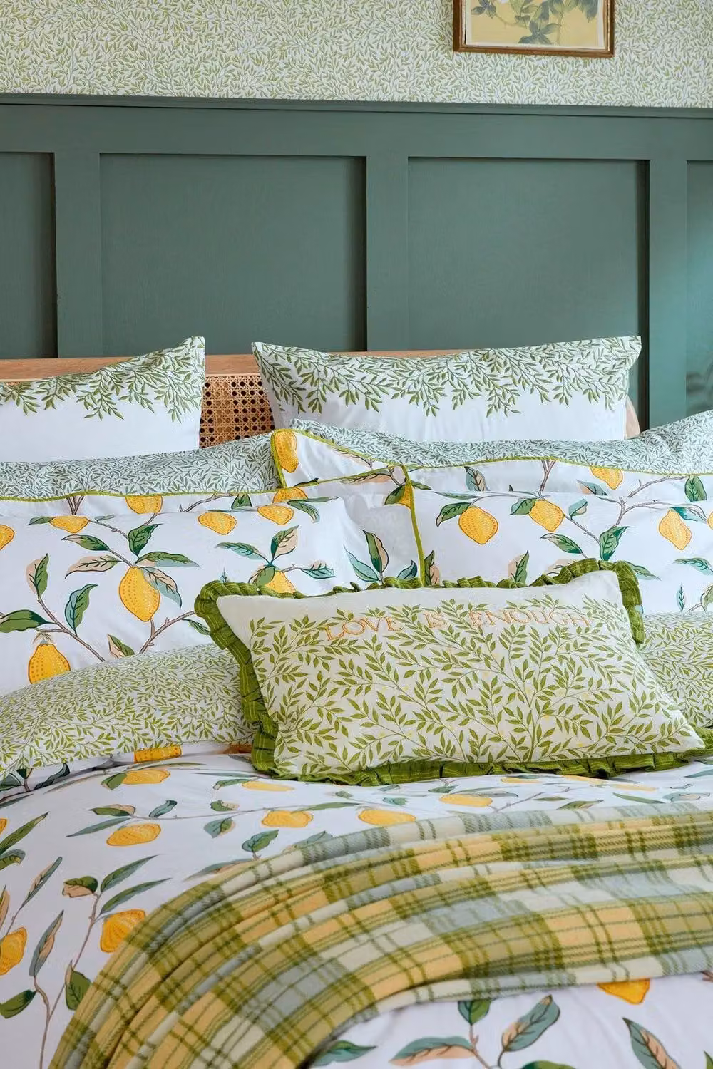 Morris & Co Lemon Tree and Willow Bough Floral Embroidered Cushion in Green, W: 50 cm, H: 30 cm – 2