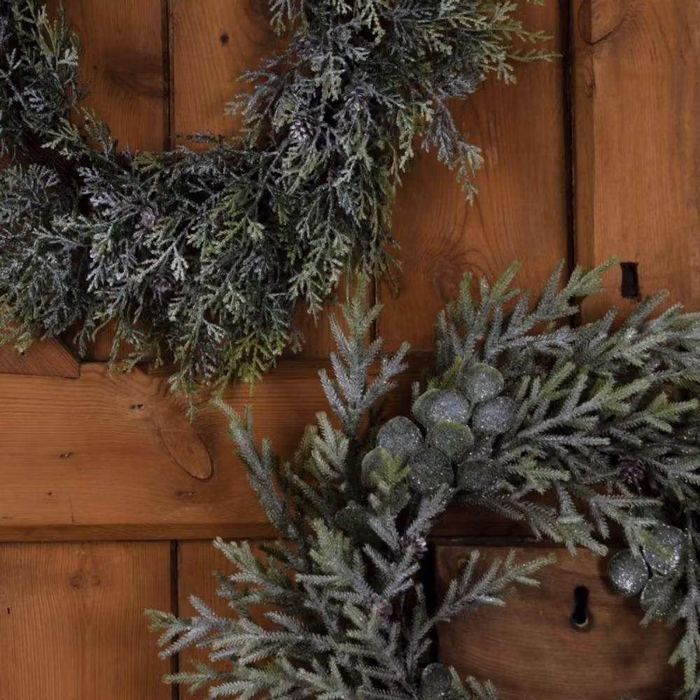 Lemon Pavilion White and Green Frosted Pine Wreath with Pinecones and Leaves, W55 x H55 x D55 cm – 3