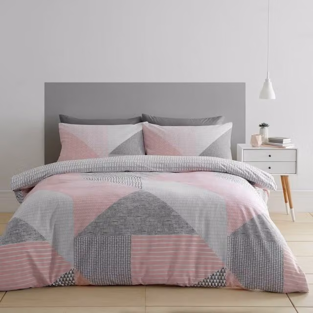 Catherine Lansfield Larsson Geo Reversible Duvet Cover and Pillowcase Set, Pink and Grey, W/D/H: 135 x 200 cm and 50 x 75 cm – 1