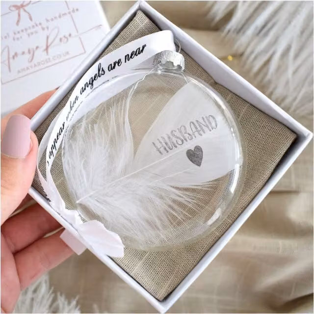 Amaya Rose Ltd In Memory of Husband Round Glass Feather Bauble in Clear and White – 1