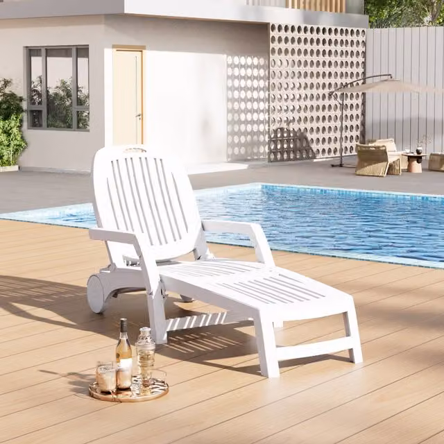 Livingandhome White Plastic Outdoor Folding Recliner with Castors