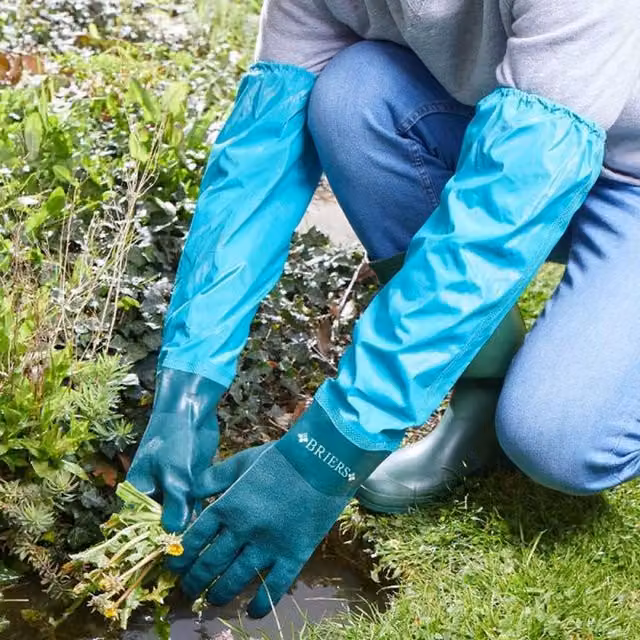 Garden Mile Heavy Duty Full Length Gardening Gloves in Green and Blue
