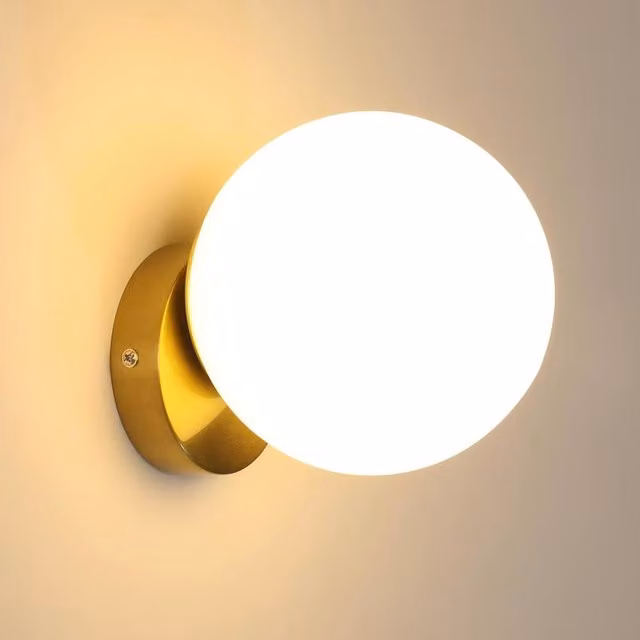 Goeco Gold/Brass Sphere Indoor Wall Light with E27 Bulb, Diameter: 15 cm