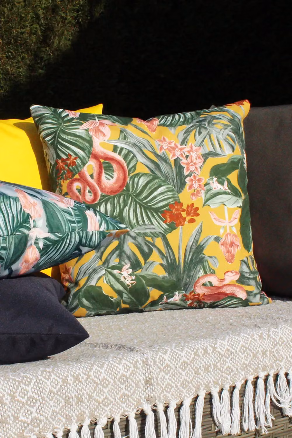Riva Home Medinilla Tropical Outdoor Cushion, Multicolour, W/D/H: 43 x 43 x 43 cm – 4