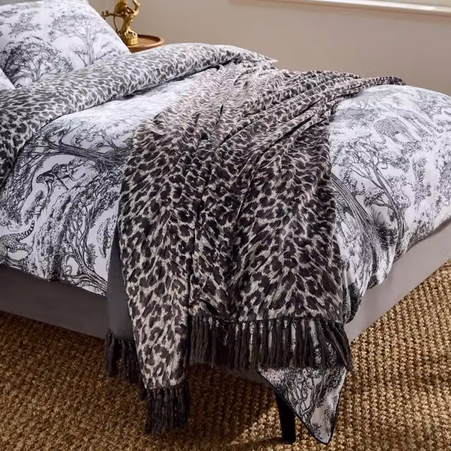 Clarke & Clarke Pokot Reversible Animal Print Throw with Fringes in White and Grey, W: 125 cm, D: 150 cm