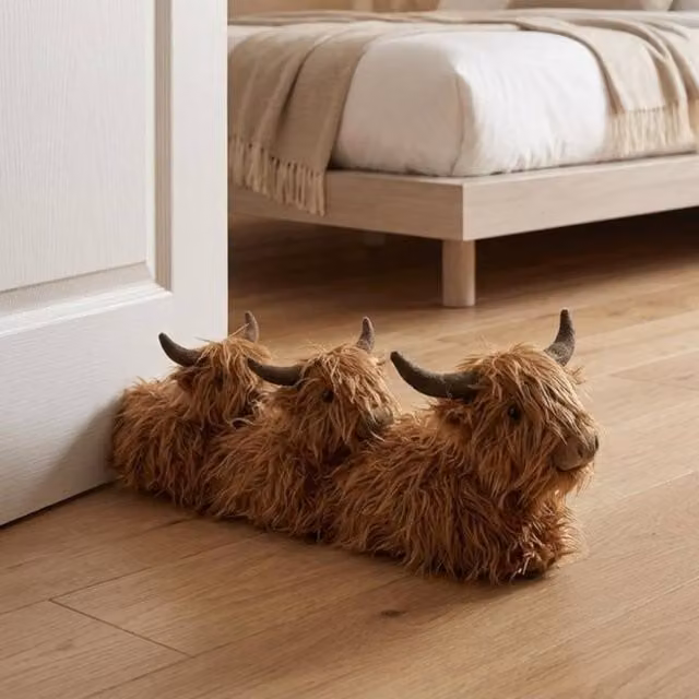 Garden Greatness Highland Cow Door Stop Draught Excluder in Brown and Multicolour – 1