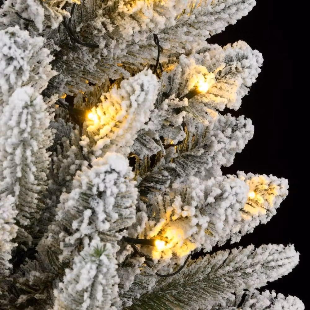 Berkfield Home Flocked Green Artificial Christmas Tree with 300 LEDs, Height: 240 cm – 5