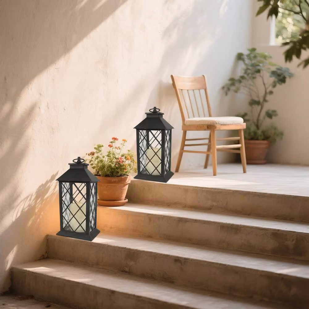 Bright Zeal Set of 2 Black Vintage Hanging Lanterns with LED Flicker Pillar Candles and Timer, Height: 34 cm – 4