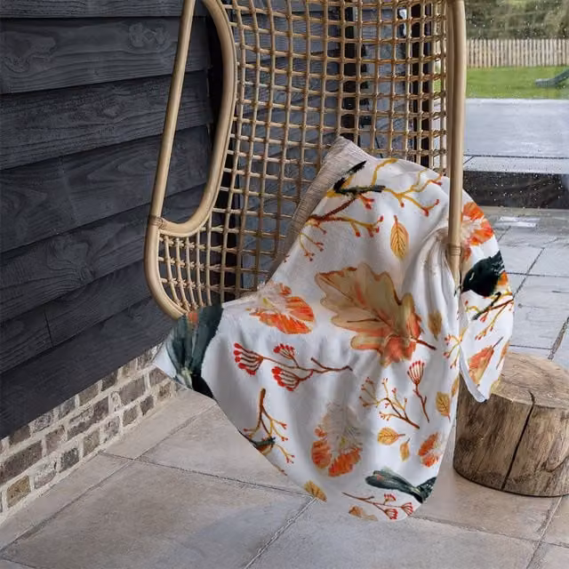Benjamin Tate Design Birds and Leaves in Autumn Fleece Blanket in Orange and Sand, W/D/H: 120 x 150 cm – 1