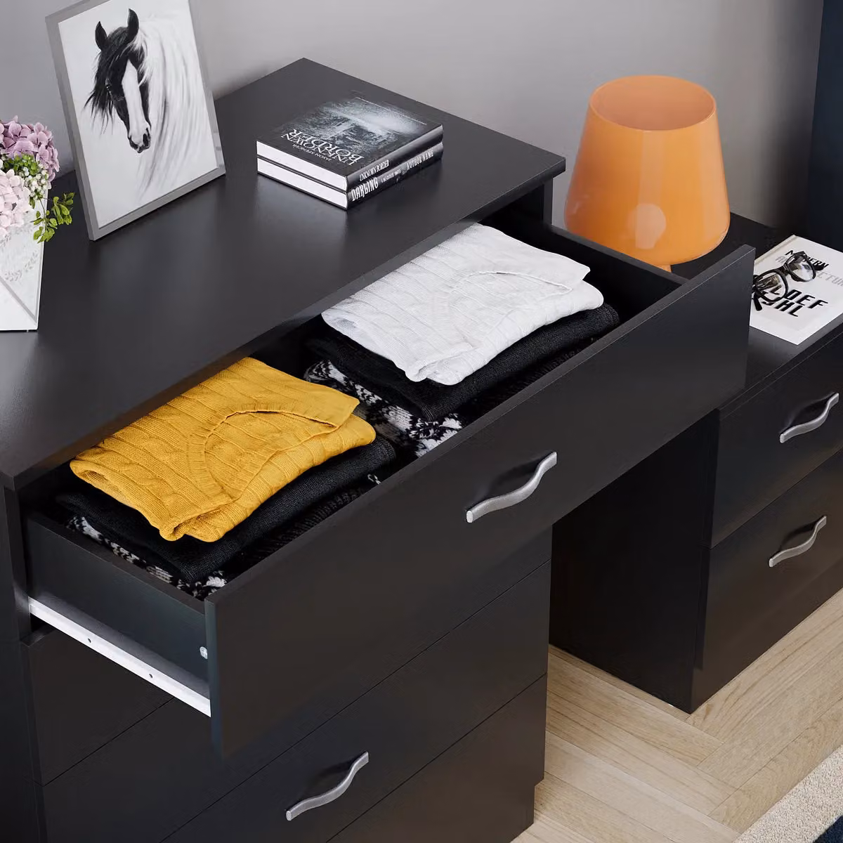 Vida Designs Riano 5 Drawer Chest of Drawers in Black – 5