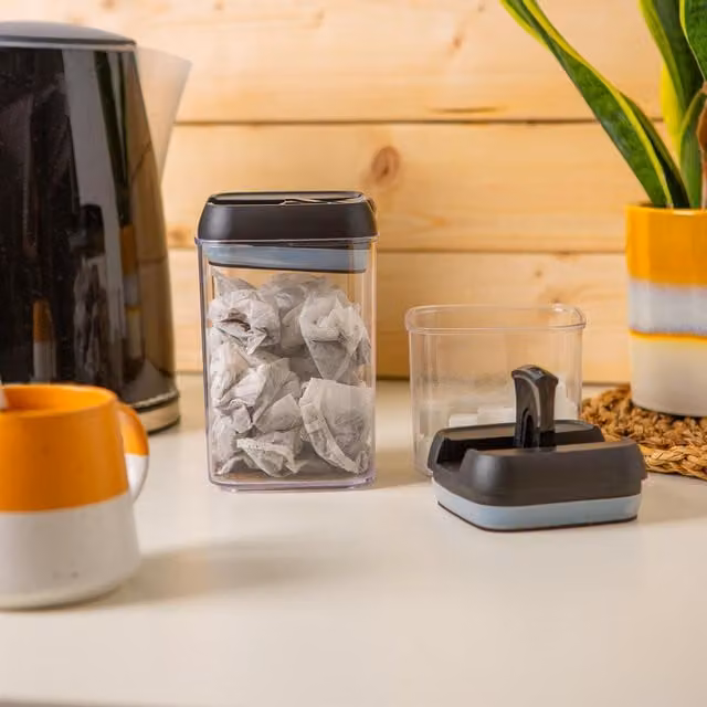 Argon Tableware 5 Piece Stackable Plastic Food Storage Container Set with Clip Lock in Black and Transparent